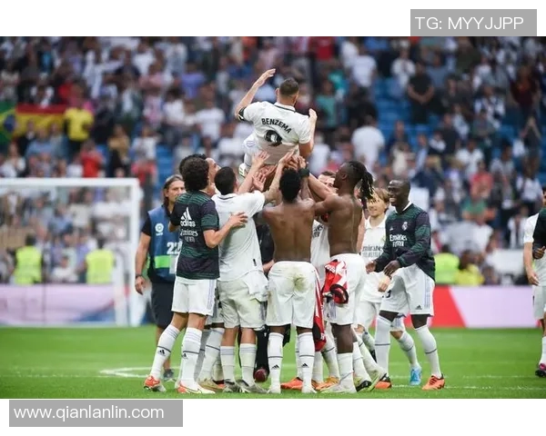 西甲新赛季揭幕战：皇马4-1大胜毕尔巴鄂，本泽马梅开二度